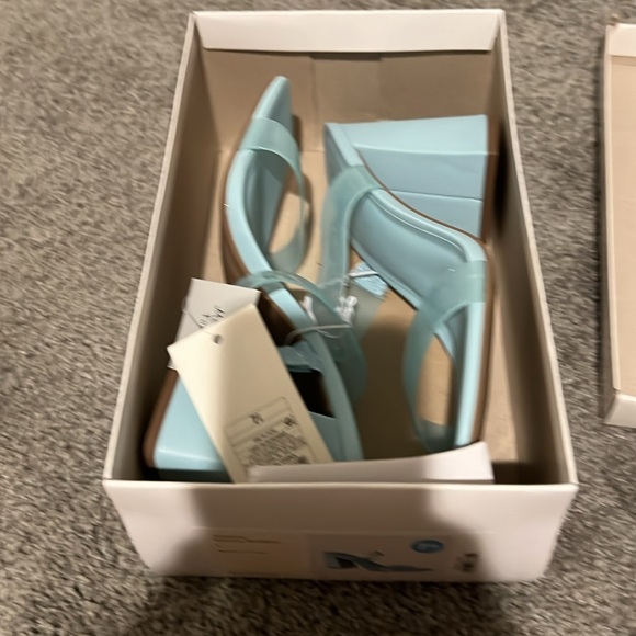 NWT Daisy Fuentes Pastel Blue Deanna Heels  SZ 7.5 - Picture 3 of 8